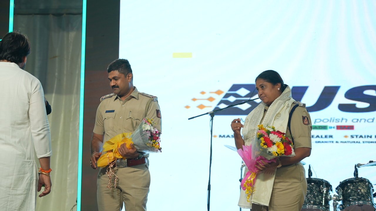 Honouring guests with flowers