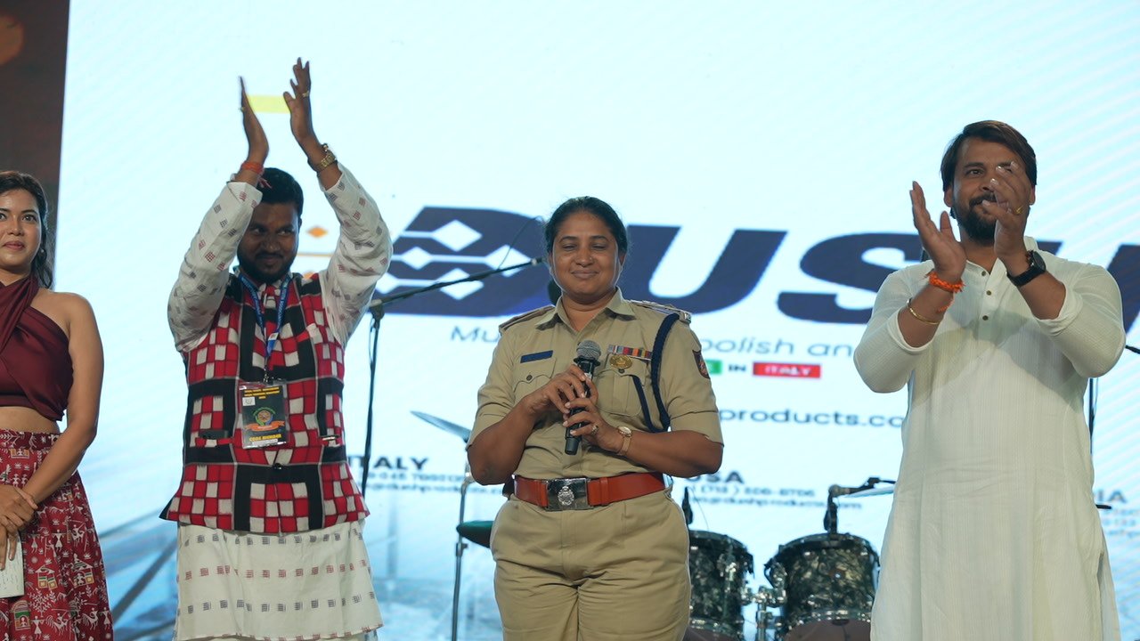 Applause during the celebration