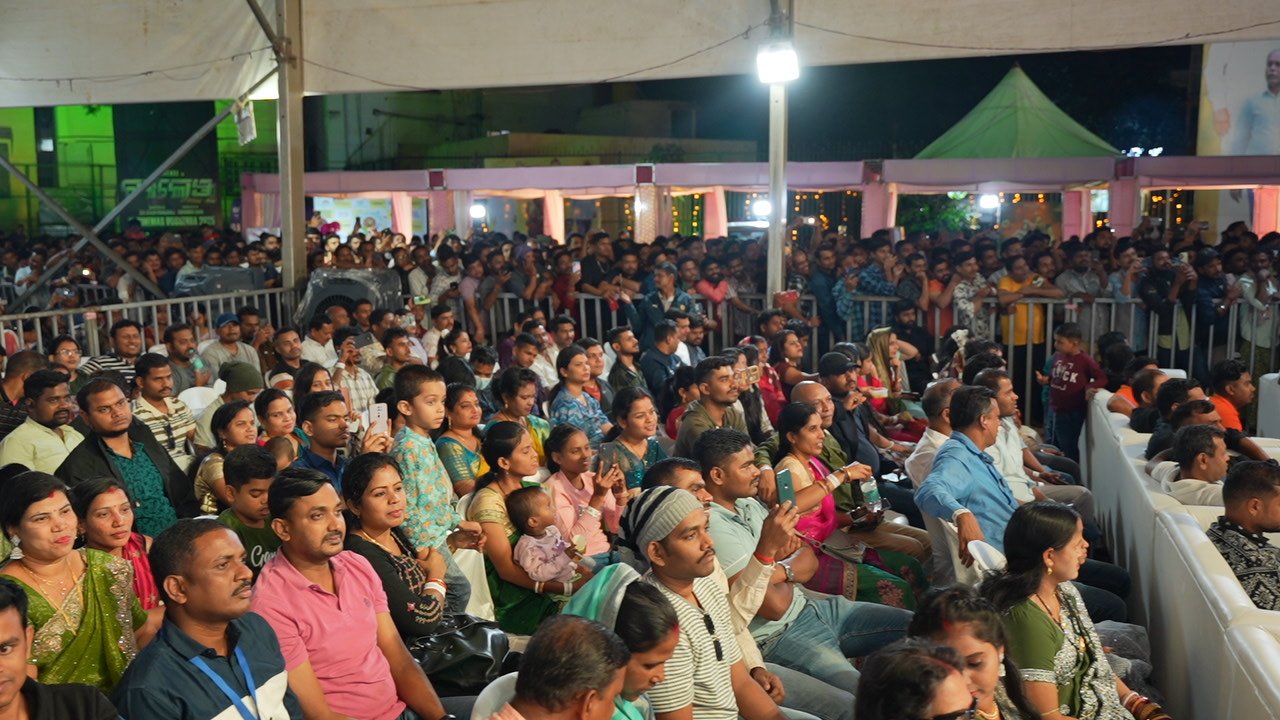 Families enjoying the evening