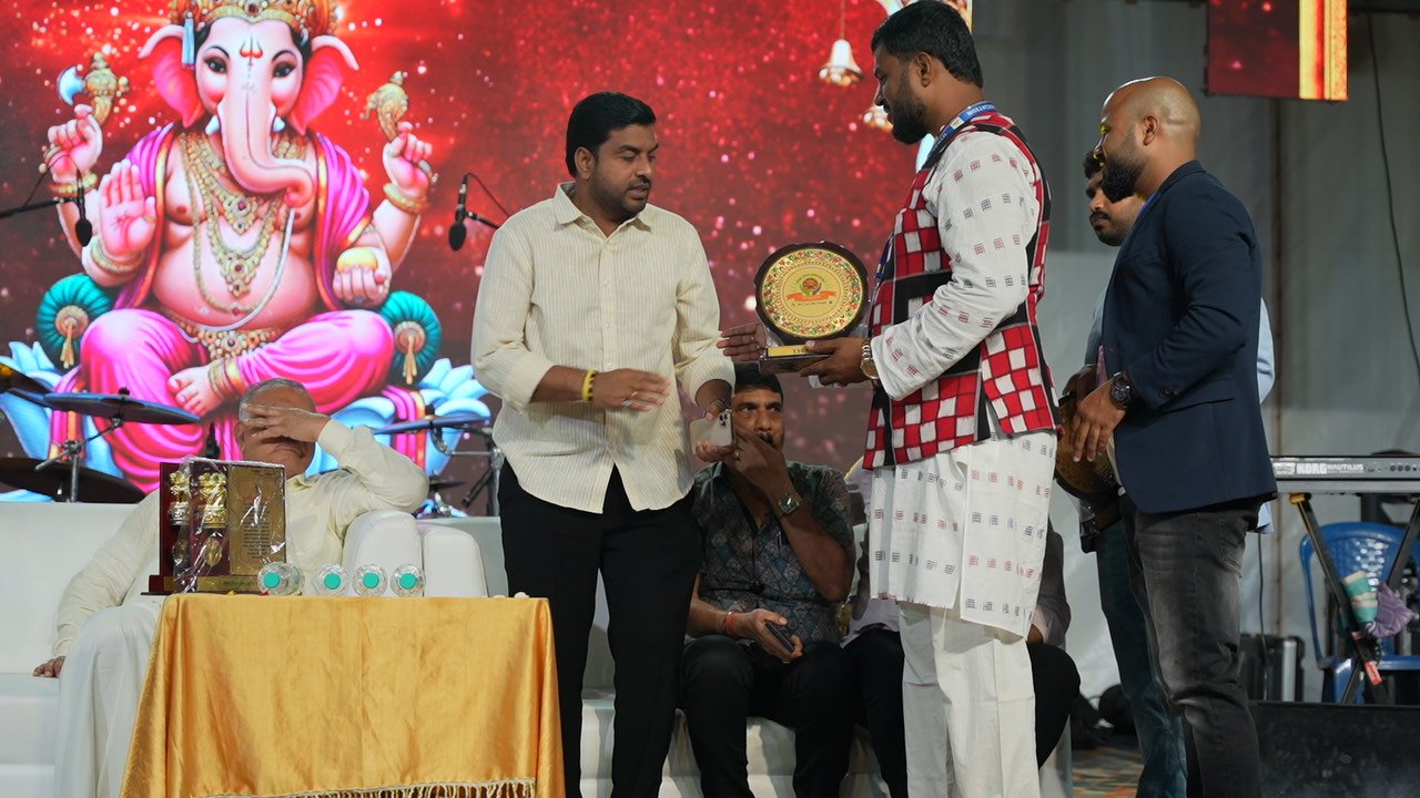 Honouring a guest