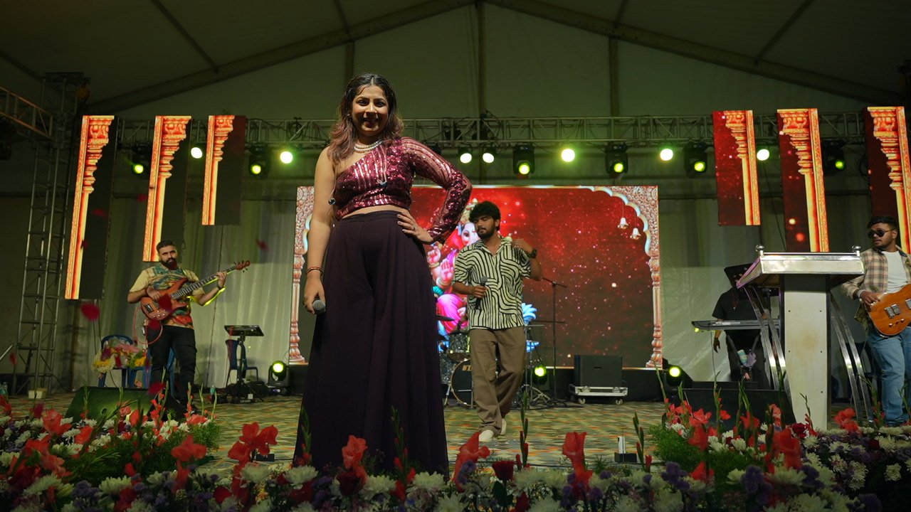 A singer with the live band