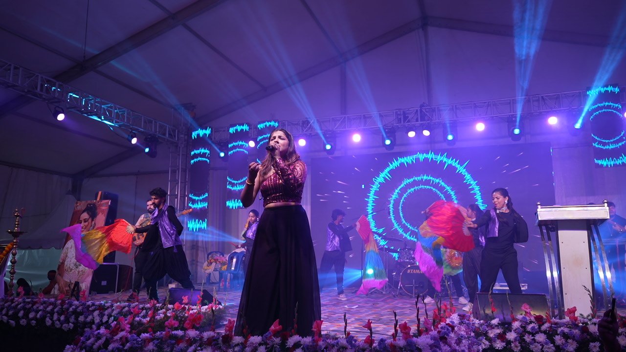 Live music and dance