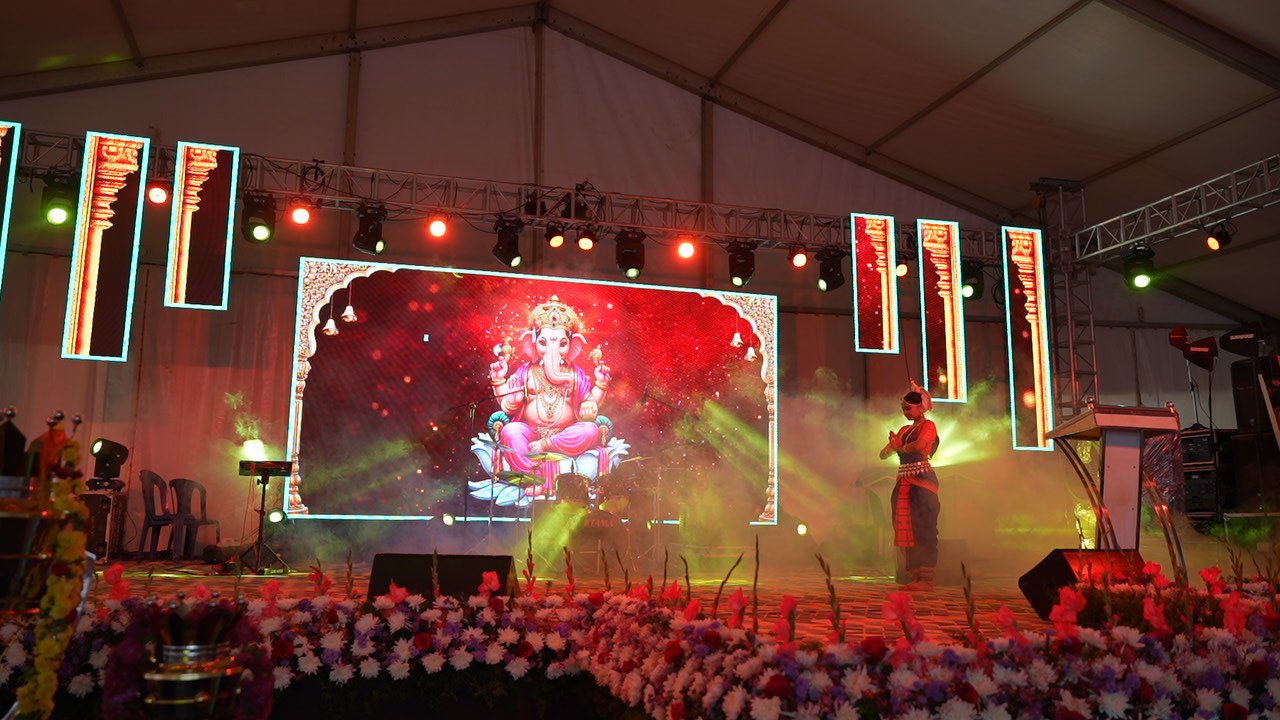 Classical dance on the festival stage